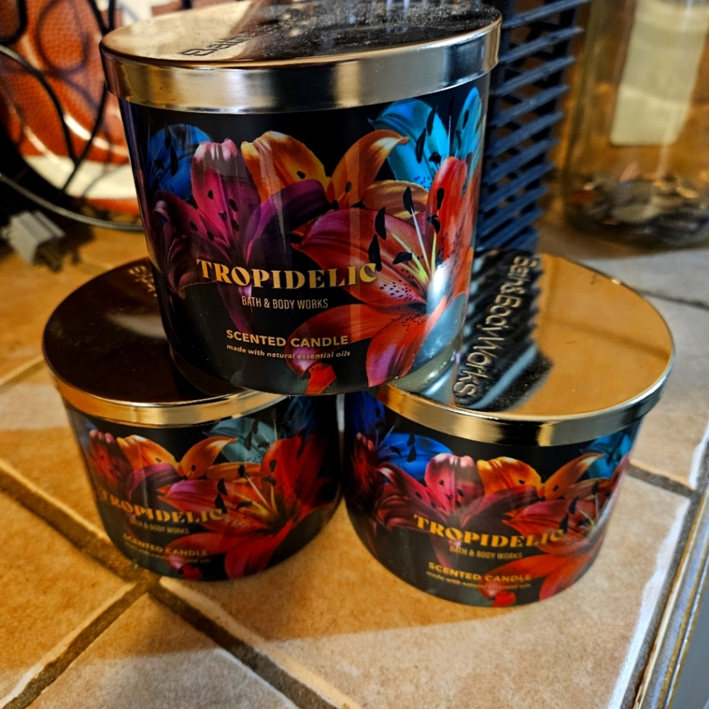 EMPTY BATH AND BODY WORKS CANDLE JARS